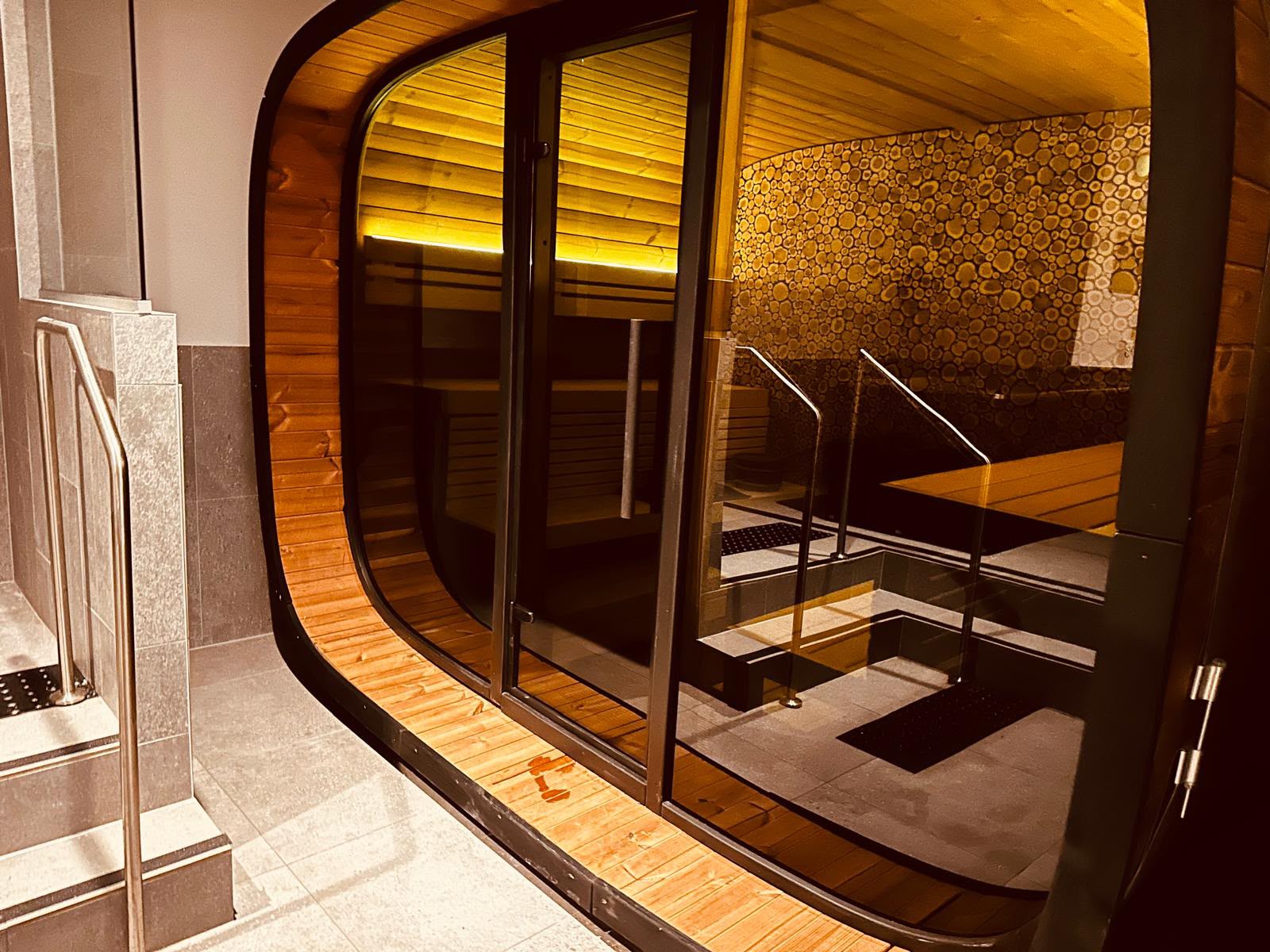 Sauna and cold plunge entrance